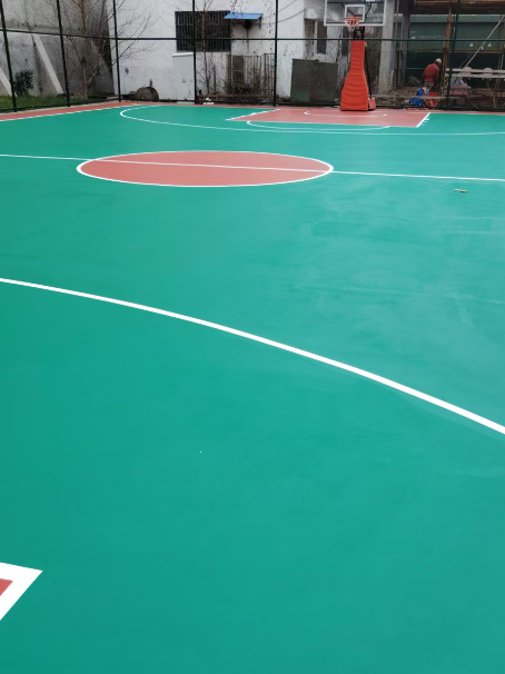 金溪 球场长期使用易出现地面开裂